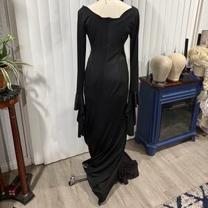 Elegant Black Long Sleeve Dress